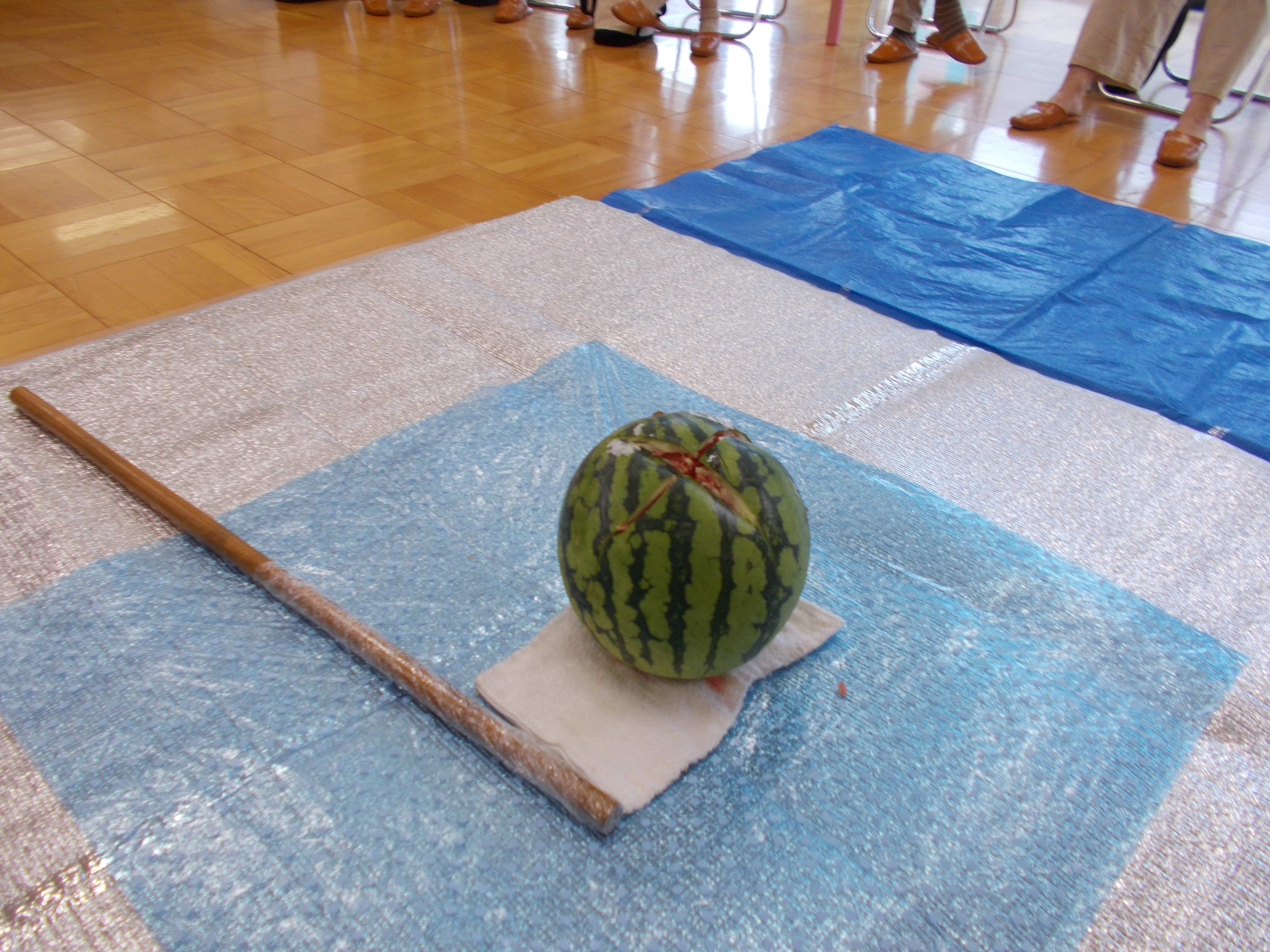 亀裂が入って大歓声