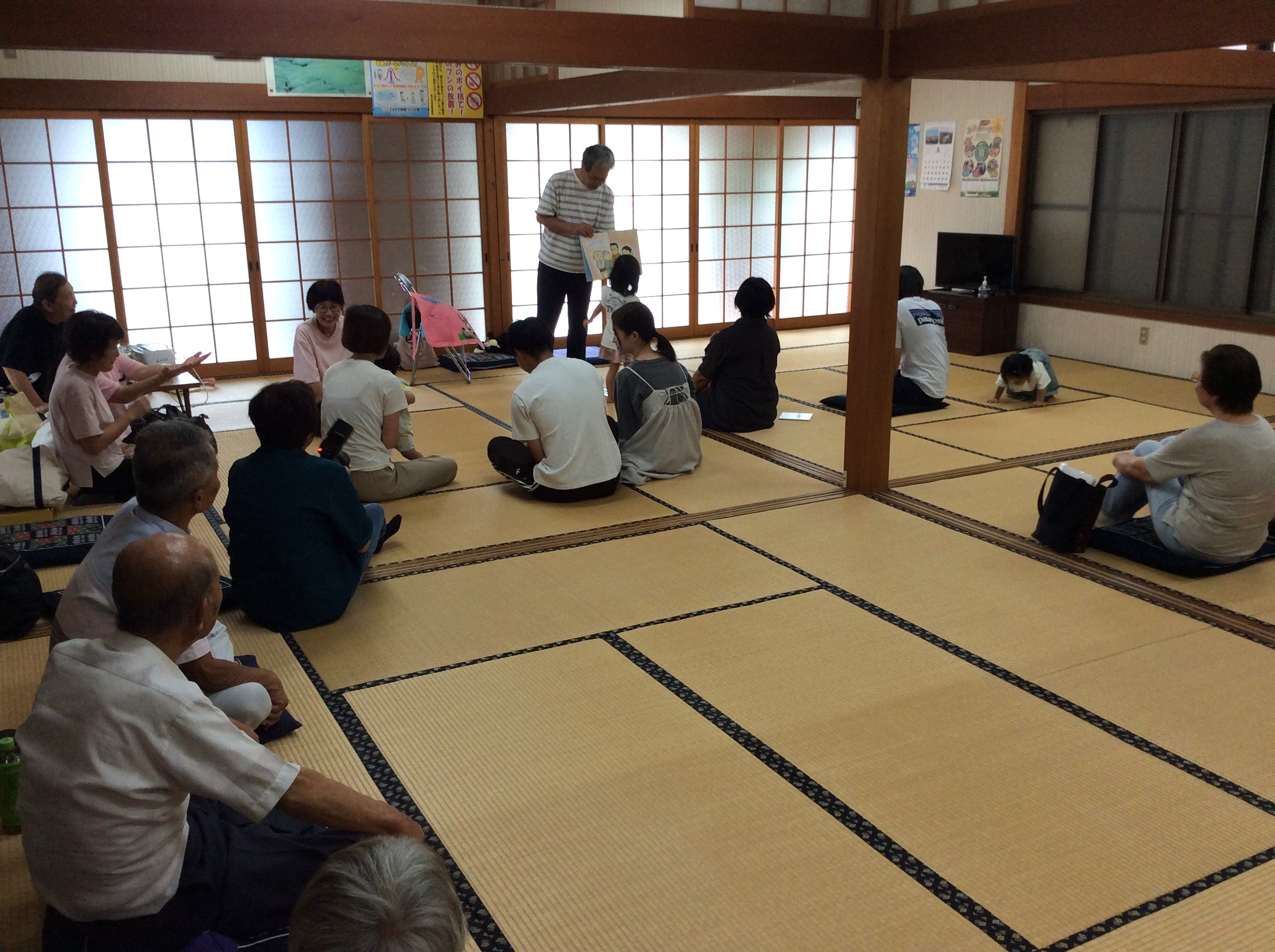 絵本の読み聞かせ