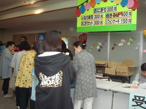 模擬店おにぎりなど